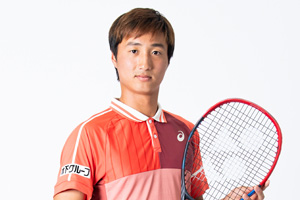 テニスの望月慎太郎選手と所属契約を締結いたしました